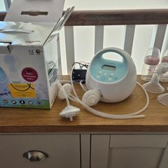 Spectra breastfeeding pump, haakka, silverette cups and other bits