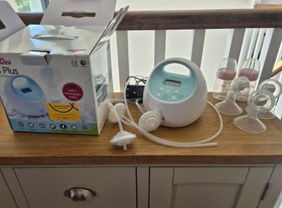 Spectra breastfeeding pump, haakka, silverette cups and other bits