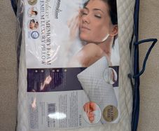 Deluxe Memory Foam Premium Luxury pillow