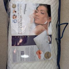 Deluxe Memory Foam Premium Luxury pillow