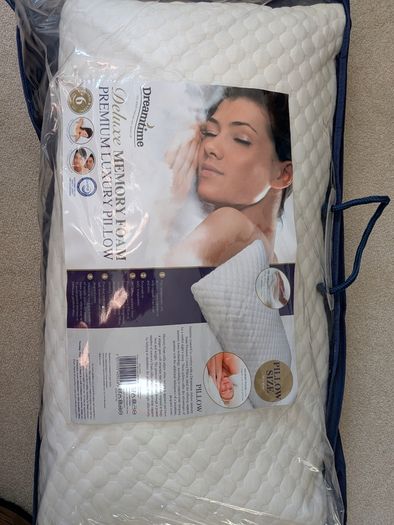 Deluxe Memory Foam Premium Luxury pillow