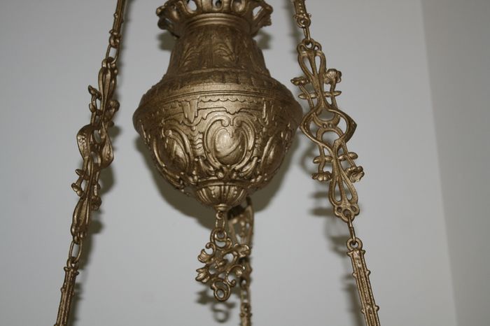 Antique Counter-Weighted  Parlor Oil Lamp