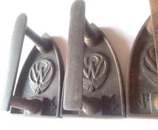 4x Antique Flat Irons French Cast Iron