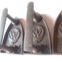 4x Antique Flat Irons French Cast Iron