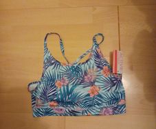 Sports top