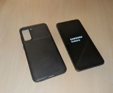 Samsung Galaxy S21 FE Black - SIM Free w/ Olixar Black Case