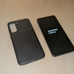 Samsung Galaxy S21 FE Black - SIM Free w/ Olixar Black Case