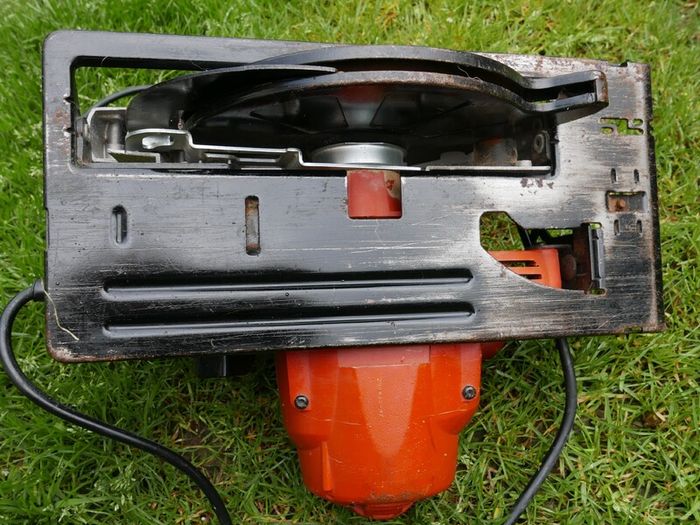 Black & Decker KS64 Circular Saw 230V 1300W 65mm (working)