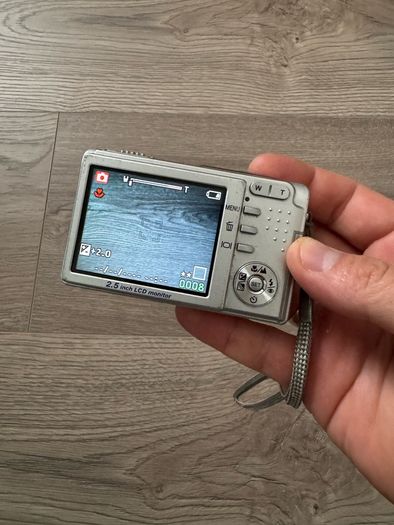 digital camera