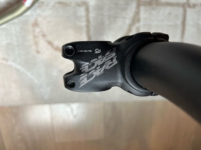Race Face Chester 35 Riser 780mm Handlebar with 40mm stem