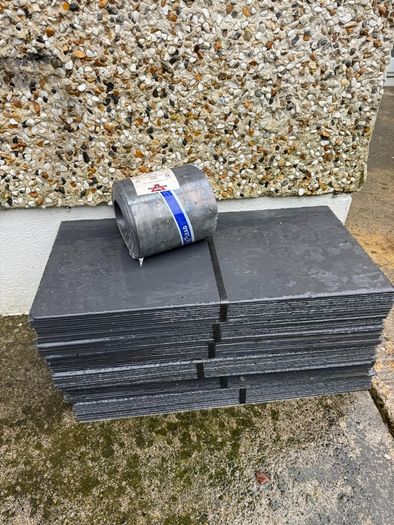 Slates - Berona Std Black 600 X 300 and lead