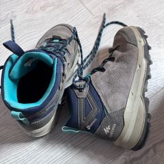 Kids hiking boots EU 34 UK 2