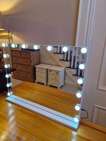 Hollywood mirror
