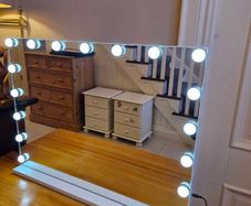 Hollywood mirror