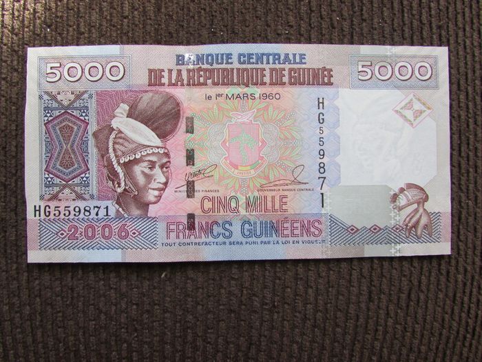 Guinea,West Africa.Lot of three Uncirculated Banknotes.