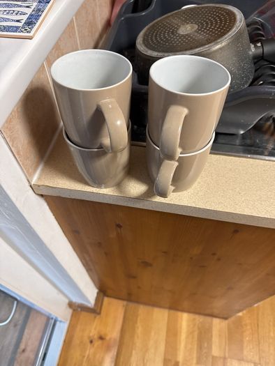 mugs