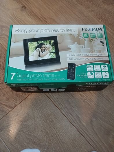 Digital camera frame