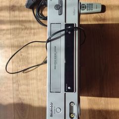 Daewoo digital auto tracking ST230PI DVD player