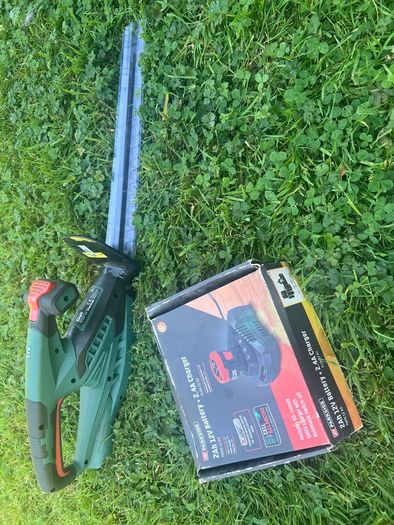Parkside cordless hedge trimmer & charger (no battery)