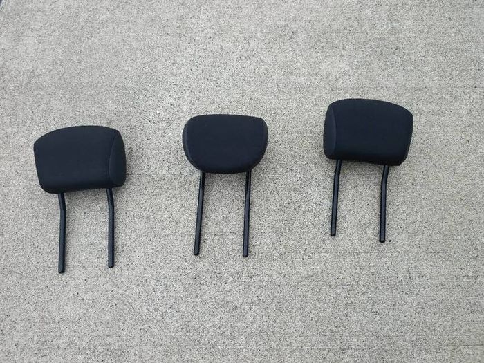 Dacia sandero rear headrest