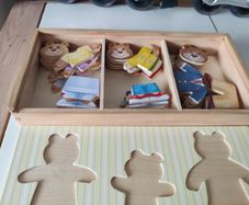 Melissa and Doug dress up puzzle