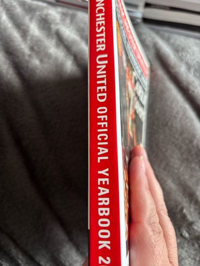 Manchester United Official Yearbook 2000