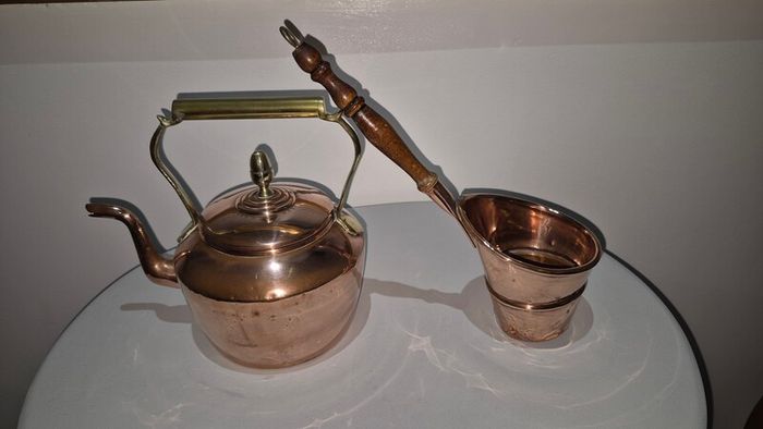 Beautiful Vintage Copper Kettle & Antique Handmade Dovetailed Ladle Set