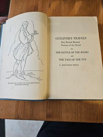Gullivers Travels Vintage 1940s Beautiful Illustrated Hardback In Good Condition.  See Photos For Same.