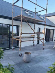 Scaffolding and wheels