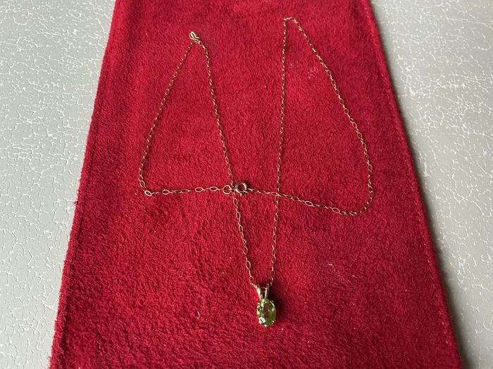 New 18ct Solid Gold Lovely Period Stone pendant  With Fine 9ct Gold 18" Chain