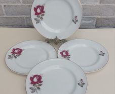 Beautiful Set of Four Breakfast Plates by Arklow Pottery in the Very Popular and Collectable "Autumn Rose" Pattern