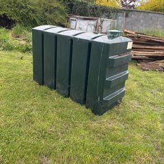 Oil tank