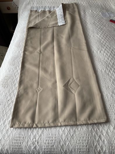 Single 'blackout' curtain