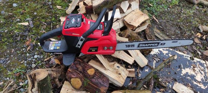 Snapper 82V battery chainsaw