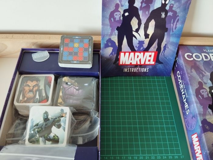 Codenames Marvel Edition