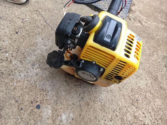 grass strimmer