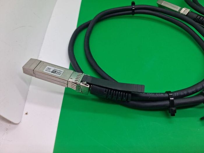 Postage - Lot of 2 x HPE X JD096c 10Gps 1.2m SFP G16 Cables