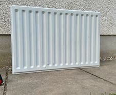 Free radiator Width 79, Hight 52, depth 10cm.