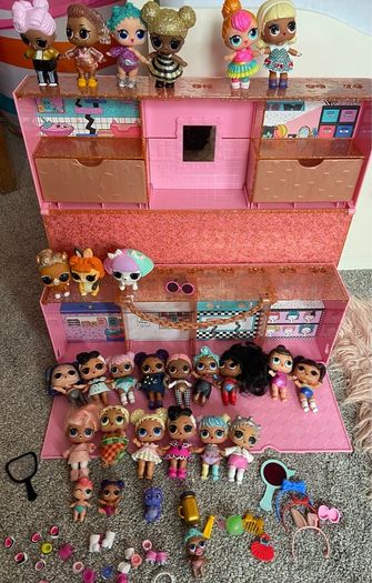 LOL DOLLS big and small include loads of accesories