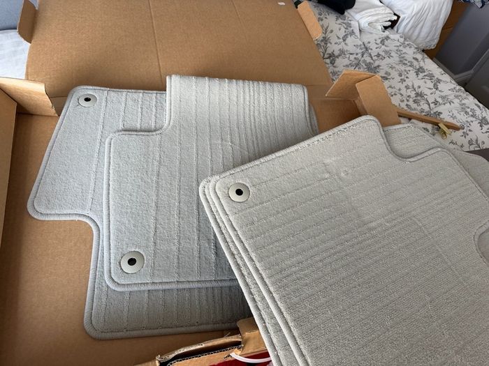 Volvo XC90 Beige Carpet Mats