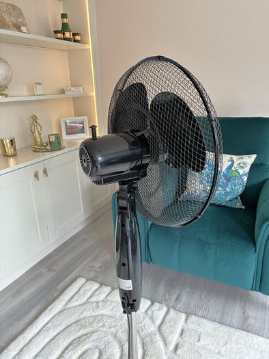 16" Inch, Black Pedestal Fan from Schallen