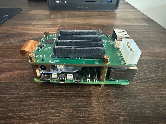 Raspberry Pi 5 8GB with Radxa Penta SATA HAT