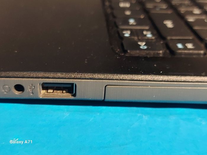 ACER ASPIRE E5-475, Intel Core i3-6006U CPU, 2.0 GHz, 8GB Ram, 900GB HDD, Windows 10, Microsoft Edge, Chrome