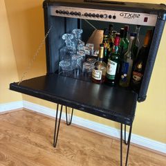 Drinks cabinet / Cocktail cabinet