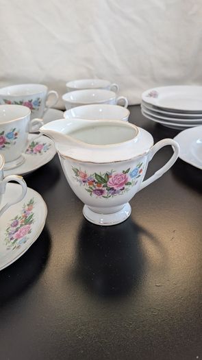 Vintage Yong Sheng / Nanjing Pagoda Chinese Floral Porcelain Tea Set
