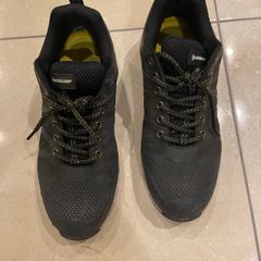 Steel toed work shoes