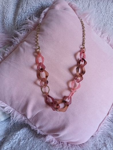 Shades of Pink long necklace