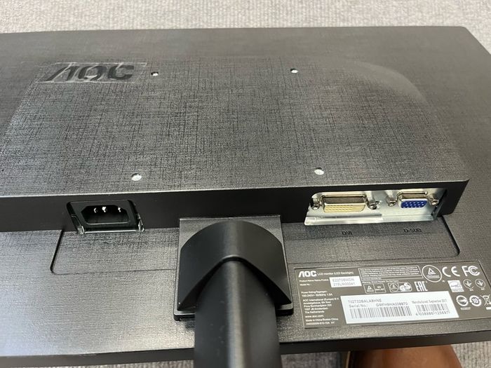 cheap lcd monitors- 22" - VGA & DVI AOC