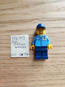 lego cty1119 gas station worker,  set 60257