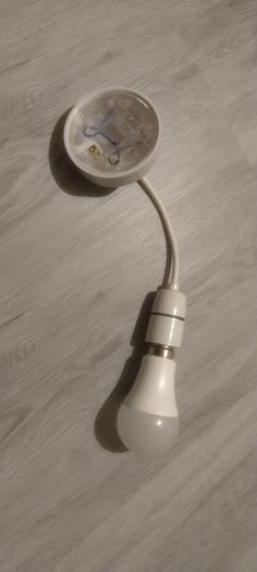 Single bulb light for ceiling